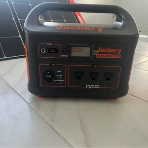Explorer 1000 Portable Power Station + SolarSaga 100W  - Black and Orange
